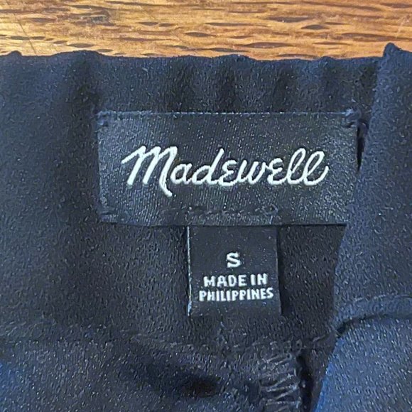 Madewell Scallop Hem Pull-On Shorts in Black, Size Small - Picture 4 of 4